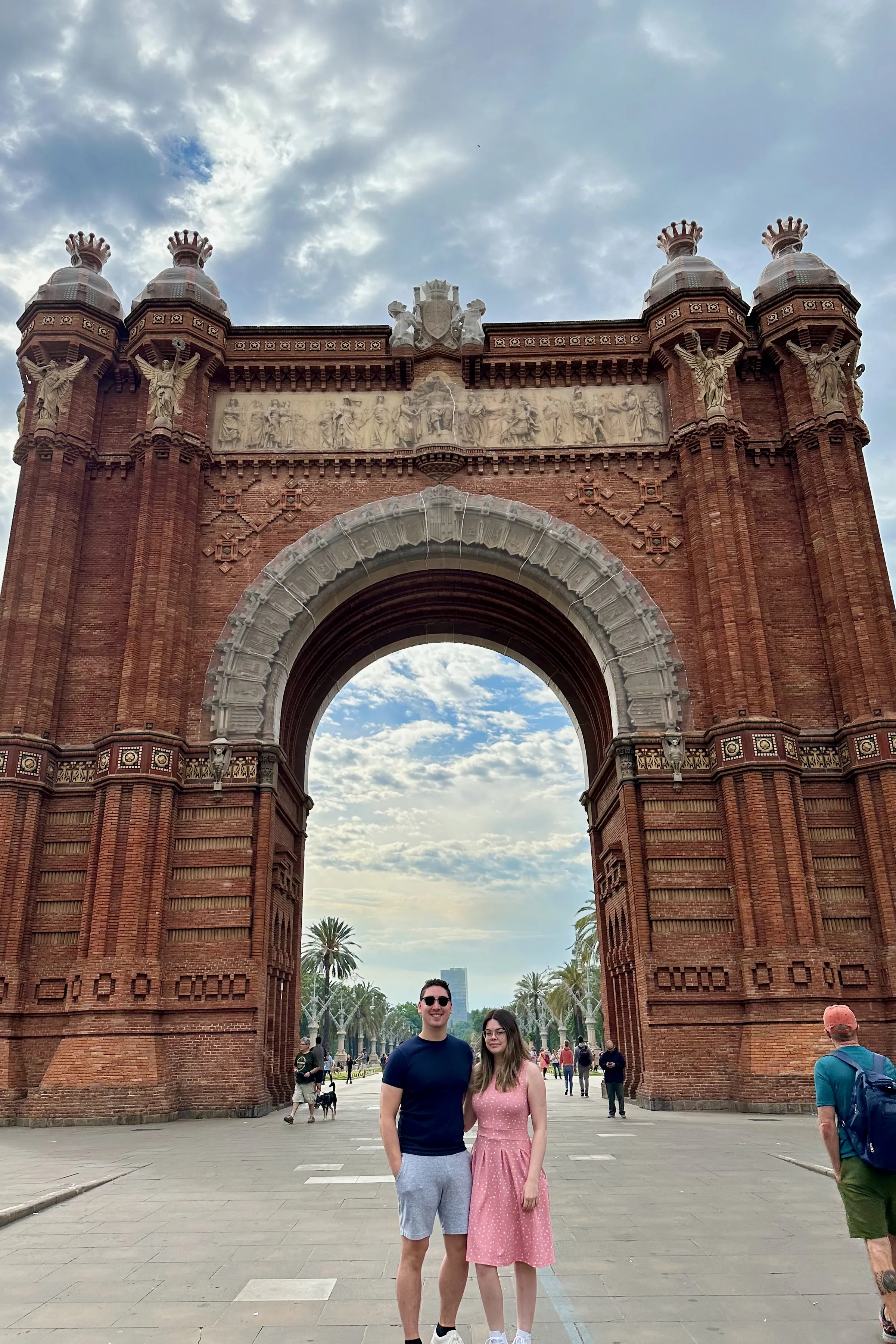 Noah Kylee Barcelona Arch